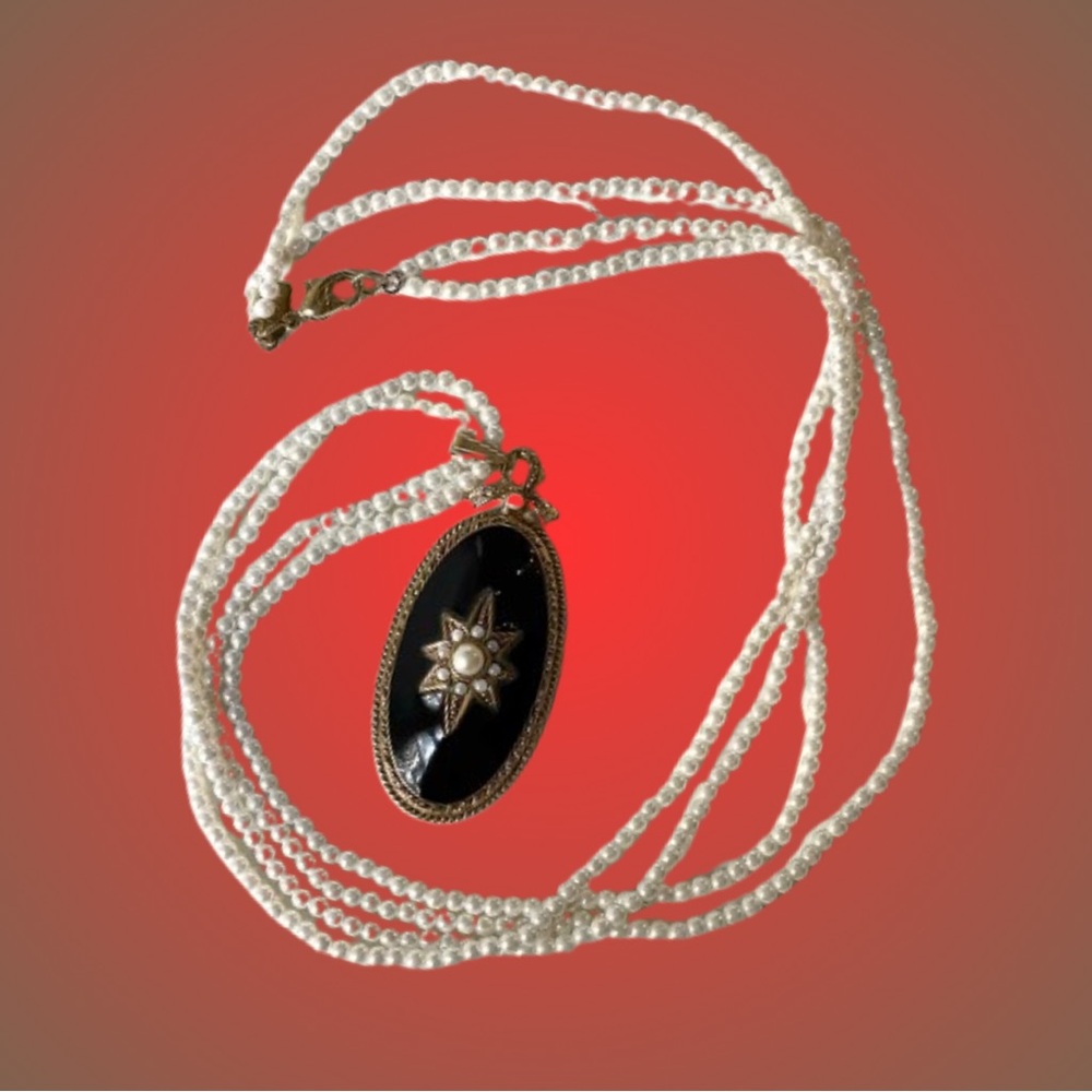 Vintage 1928 Edwardian style faux pearl & enamel necklace romantic